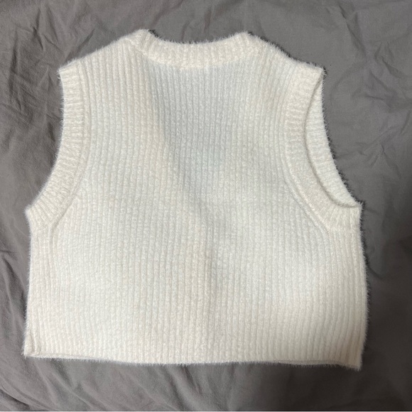 NWOT ARDENE Sweater vest - Picture 2 of 4